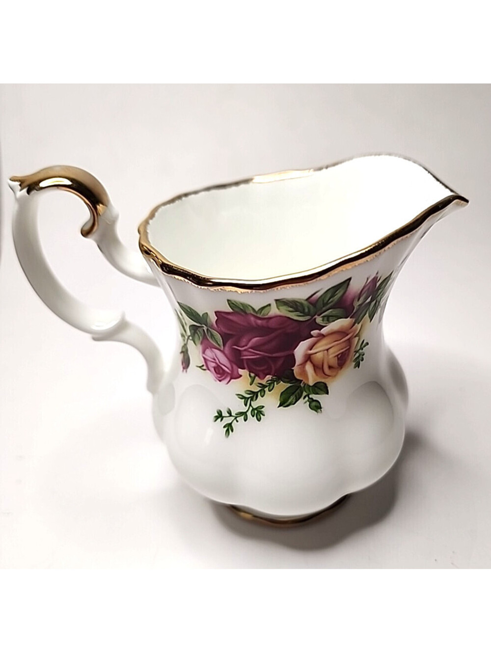 Royal Albert Old Country Roses Creamer Bone China with 22K Gold Trim 7.5 oz